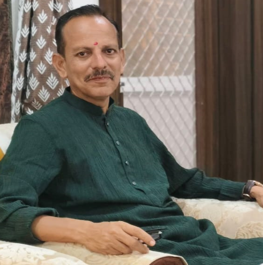 सुनील शर्मा (एम. ए., बी. एड.) प्रबंधक